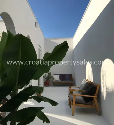 Villa 200 m², Šolta - quiet location near the beach - 16
