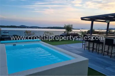 Penthouse-Wohnung 94 m², Šibenik - Dachterrasse und Meerblick - 9