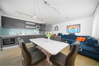 Penthouse-Wohnung 94 m², Šibenik - Dachterrasse und Meerblick - 12