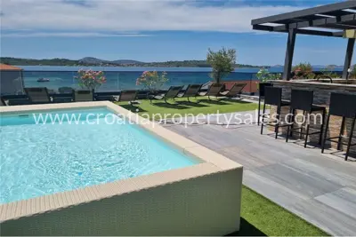 Penthouse apartment 94 m², Šibenik - rooftop terrace and sea view