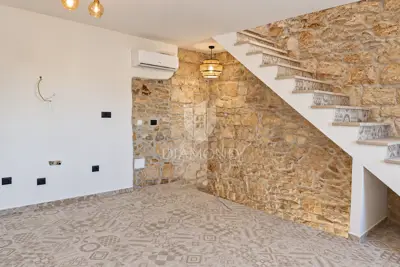 Stone house 61 m², Rovinj - sea view - 8