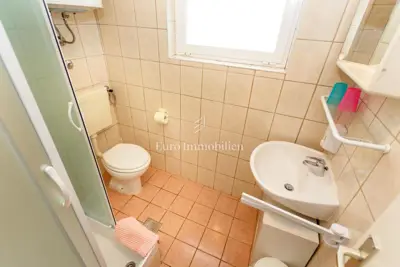 Beautiful house with multiple residential units and sea view, island Krk - 15