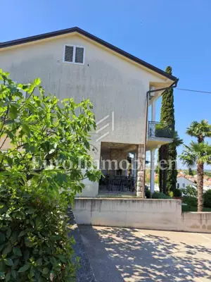 Beautiful house with multiple residential units and sea view, island Krk - 9