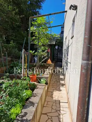 Beautiful house with multiple residential units and sea view, island Krk - 7