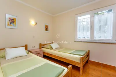Beautiful house with multiple residential units and sea view, island Krk - 17