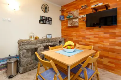 Beautiful house with multiple residential units and sea view, island Krk - 19