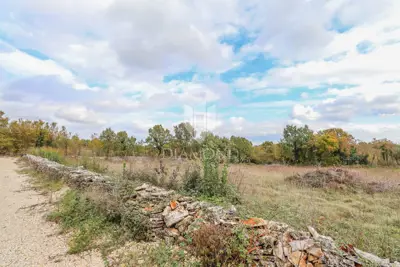 Building plot 1,014 m², Marčana - peaceful surroundings