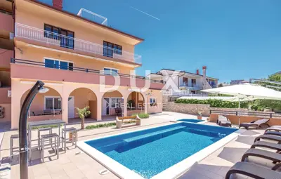Apartment for sale in Novi Vinodolski, 120 m²