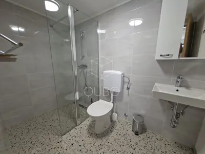 Rovinj, prizemnica 300 m od mora, 4 jedinice i terasa - 7