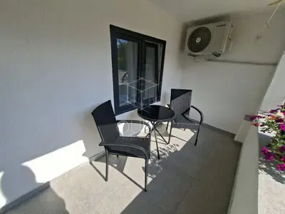 Rovinj, prizemnica 300 m od mora, 4 jedinice i terasa - 11