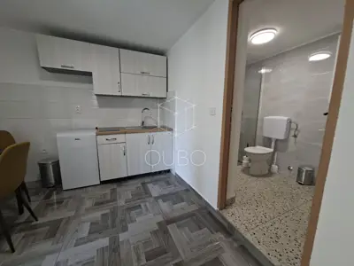 Rovinj, prizemnica 300 m od mora, 4 jedinice i terasa - 9