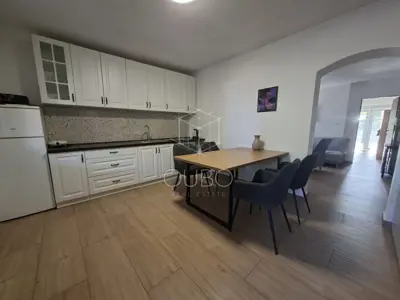 Rovinj, prizemnica 300 m od mora, 4 jedinice i terasa