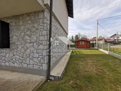 Haus 165 m², Stubičke Toplice - ruhige Lage und Garten - 4