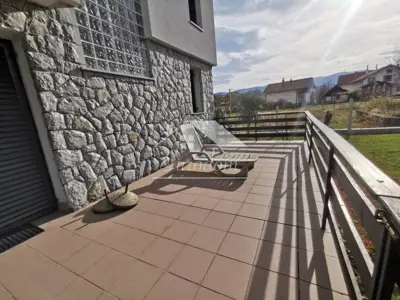 Haus 165 m², Stubičke Toplice - ruhige Lage und Garten - 7