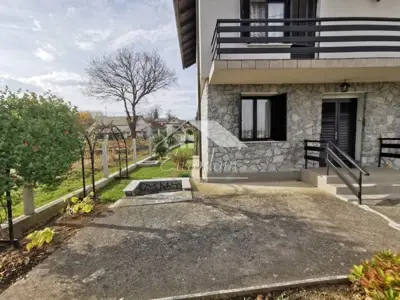 Haus 165 m², Stubičke Toplice - ruhige Lage und Garten - 2