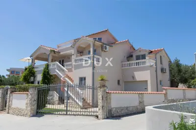 Vila 329 m², Vodice - 900 m od mora