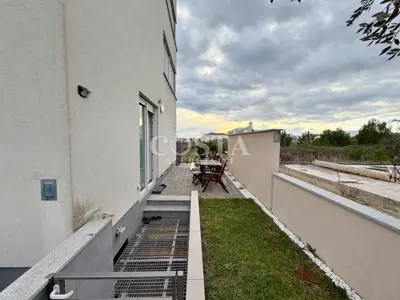 ZADAR, PRIVLAKA - Namješteni stan s vrtom 150 m od mora - 12
