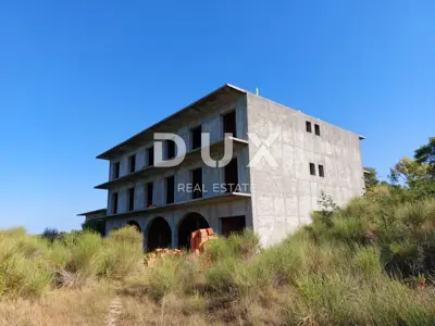 House 724 m², Rtina - first row to the sea - 7