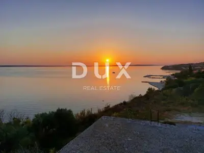 House 724 m², Rtina - first row to the sea - 13