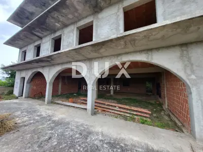 House 724 m², Rtina - first row to the sea