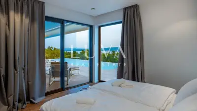Villa 400 m², Jadranovo - sea view and pool - 11