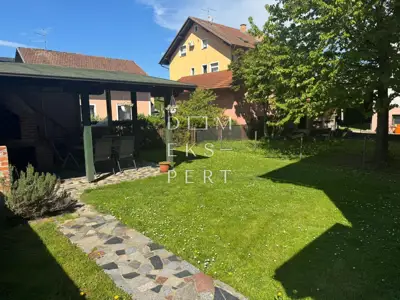 Kobiljak, KOBILJAK, Doppelhaushälfte mit Hof und Garage - 225 m² - 21