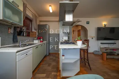 Kobiljak, KOBILJAK, Doppelhaushälfte mit Hof und Garage - 225 m² - 2