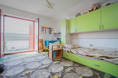 Kobiljak, KOBILJAK, Doppelhaushälfte mit Hof und Garage - 225 m² - 8
