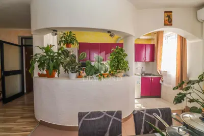 Wohnung 153 m², Pula Centar - in der Nähe des Zentrums und der Einrichtungen - 3