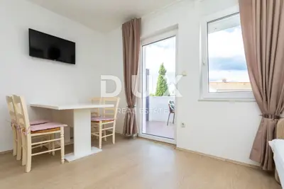 Doppelhaus 110 m², Uvala Soline - Pool und 100 m vom Meer - 8
