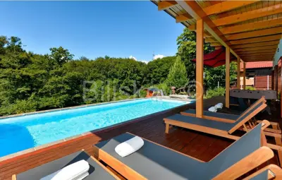 Kuća 179 m², Rakov Potok - privatni ulaz u šumu