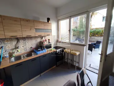 PETEROSOBNI STAN 145 m², DOLAC, CENTAR - 9