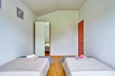 Kuća 120 m², Krnica - 2 km od mora, bazen - 21