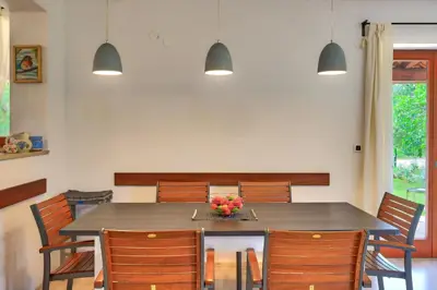 Kuća 120 m², Krnica - 2 km od mora, bazen - 12