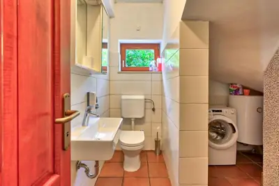 Kuća 120 m², Krnica - 2 km od mora, bazen - 18