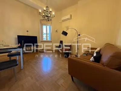 Apartment on the 4th floor with elevator, Školjić Rijeka - center and light - 4