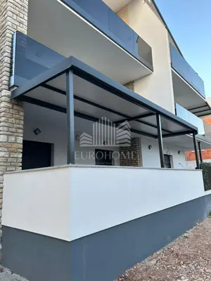 Šibenik-Vodice Luksuzan kompletno namješten stan142.418 m²