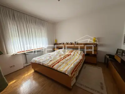 Možđenec pokraj Novog Marofa. Kuća na povišenom položaju.Prodaja. - 18