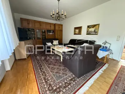 Možđenec pokraj Novog Marofa. Kuća na povišenom položaju.Prodaja. - 11