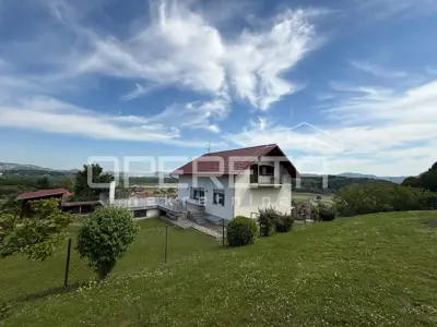 Možđenec pokraj Novog Marofa. Kuća na povišenom položaju.Prodaja. - 2