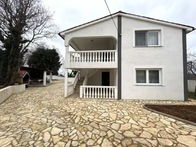 House 166 m², Šikići, Pula - quiet neighborhood near the center