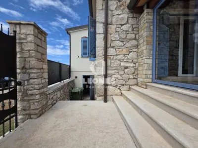 Kamena kuća 142 m², Lovrečica, prvi red do mora - 7