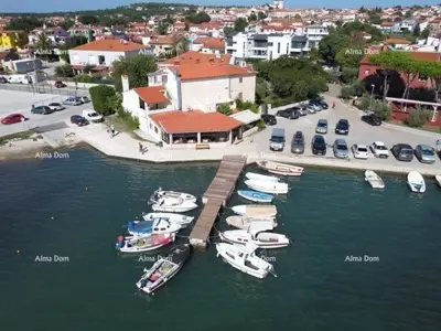 Wohn- und Geschäftsgebäude, Medulin, Restaurant und Wohnungen am Meer