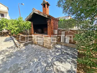 Haus 348 m², Brodarica - 120 m vom Meer - 13