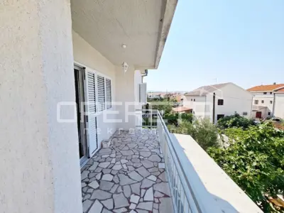 Haus 348 m², Brodarica - 120 m vom Meer - 2