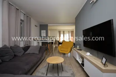 Kuća, Šibenik, 3 etaže uz more i poslovni prostor - 6