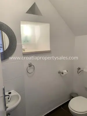 Stone house 72 m², Hvar Island - quiet location near the sea - 10