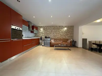 Drašnice, dvojna kuća 252 m², pogled na more i plaža u blizini - 9