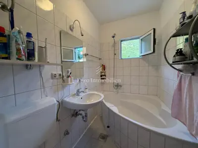 Drašnice, dvojna kuća 252 m², pogled na more i plaža u blizini - 17