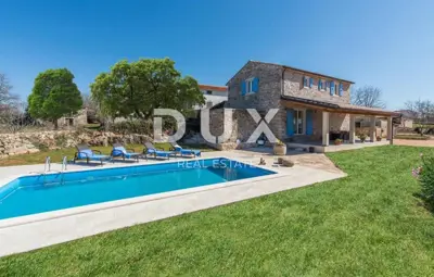 Istria, Sveti Lovreč, Authentic stone villa with pool and 5,000 m² private land - 2